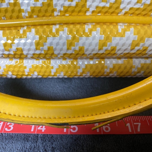 Samantha Browns Yellow Houndstooth Travel Bag - Picture 14 of 16